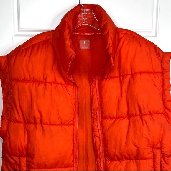 FREE PEOPLE MOVEMENT In A Bubble Puffer Vest in Engine Red — S — Like New - Picture 3 of 11